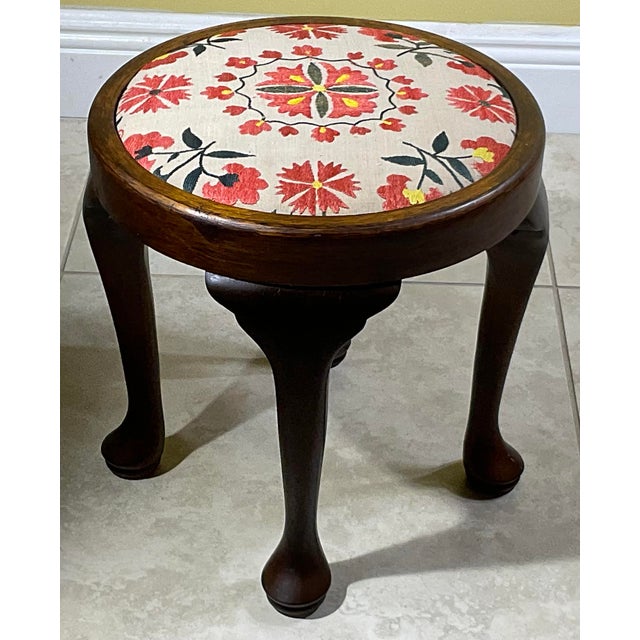 Salmon Beautifully Crafted Vintage Victorian-Style Footstool With Suzani Embroidery For Sale - Image 8 of 11