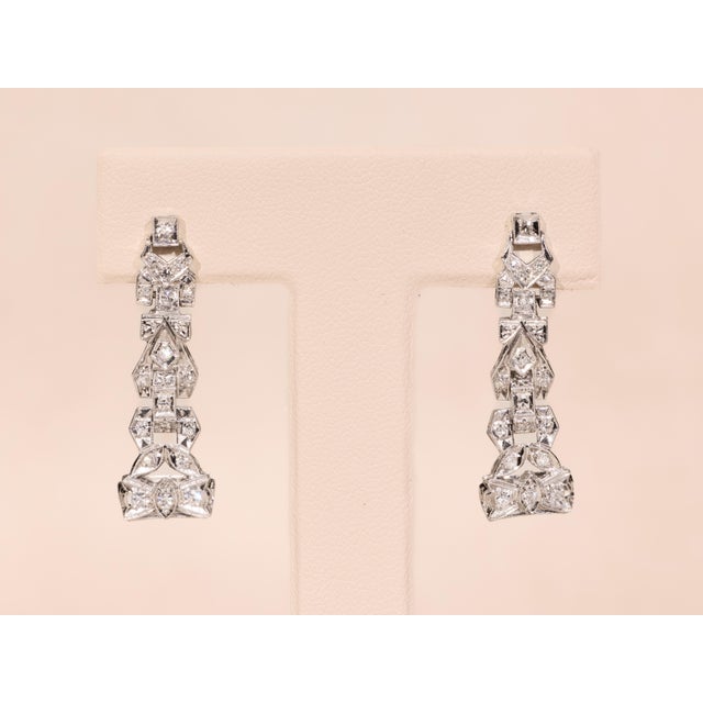 Early 20th Century The Davinas: Ladies Antique Platinum and Diamond Dangler Earrings, 2 Pieces For Sale - Image 5 of 7