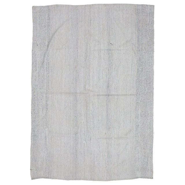 Textile Mid 20th Century Light Gray Vintage Kilim Rug For Sale - Image 7 of 7