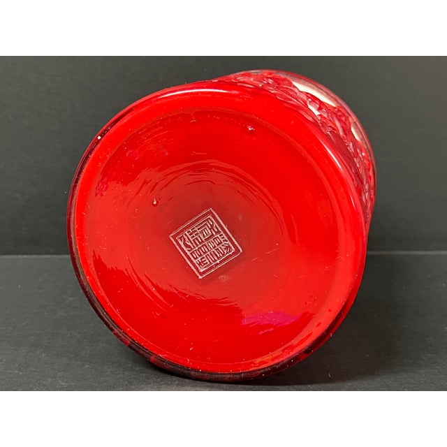 Chinese Art Peking Glass Overlay Brush Pot With Phoenix Bird and Floral Design For Sale - Image 10 of 12