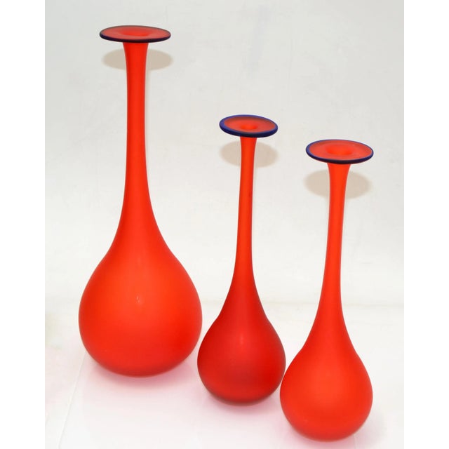 Carlo Moretti 3 Nesting Vases Moretti Style Translucent Red & Blue Satin Glass Bud Vases Italy For Sale - Image 4 of 13