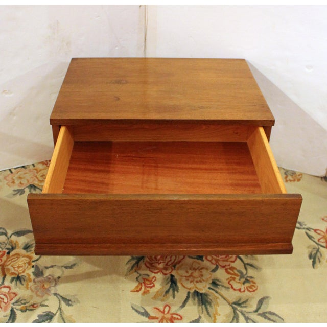 Mid-Century Modern 1962 Mel Smilow Walnut & Oak Side Table With Drawer For Sale - Image 3 of 7
