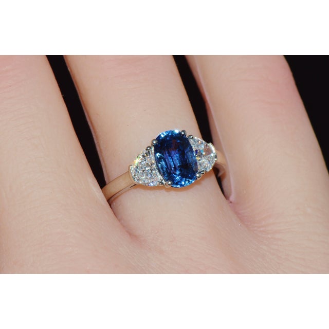 Metal Gia Certified Natural 2.66cts if D Diamond Cornflower Blue Sapphire 950 Platinum 3 Stone Ring, Size 6 For Sale - Image 7 of 14