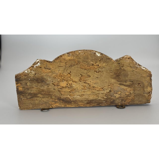 Beautiful antique gilded wood wall bracket shelf, likely 18th or 19th century, featuring hand-carved scrolling acanthus...