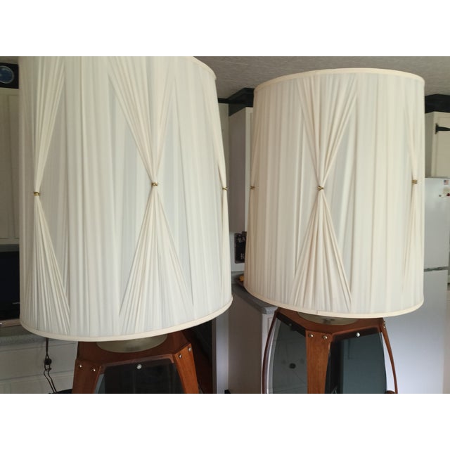 Mid 20th Century Modern Sculptural Wood & Smoked Glass Lamps – Pleated Shades – Danish Modern – Hollywood Regency Statement Lighting - Pair For Sale - Image 4 of 8
