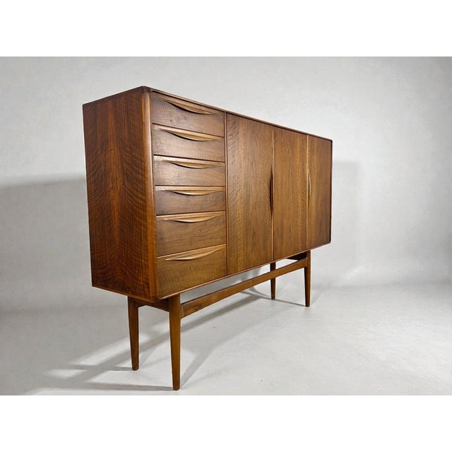Mid-Century Modern Danish Sideboard in Walnut by Henry Rosengren Hansen, 1960s For Sale - Image 6 of 9