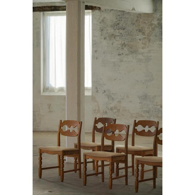 Vintage Razorblade Dining Chairs in Oak and Hessian by Henning Kjærnulf, 1960s, Set of 6 For Sale - Image 3 of 18
