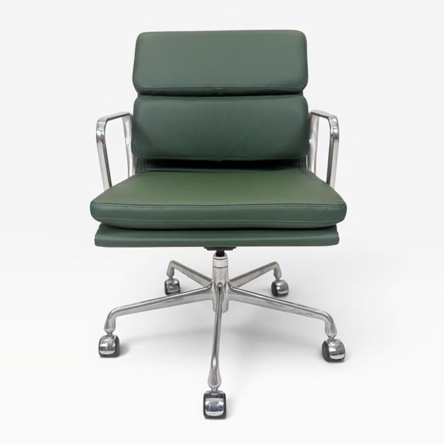 Mid-Century Modern Herman Miller Eames Aluminum Group Soft Pad Management Chair - Green Leather For Sale - Image 3 of 10