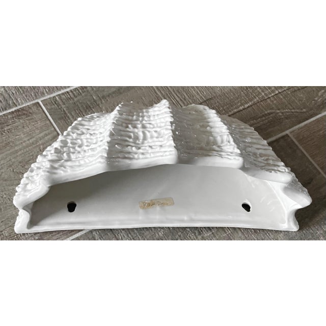 Circa 1980 Palm Beach Chic Italian Creamware Shell-Shaped Wall Pocket in the Manner of Mario Bellini For Sale - Image 9 of 18
