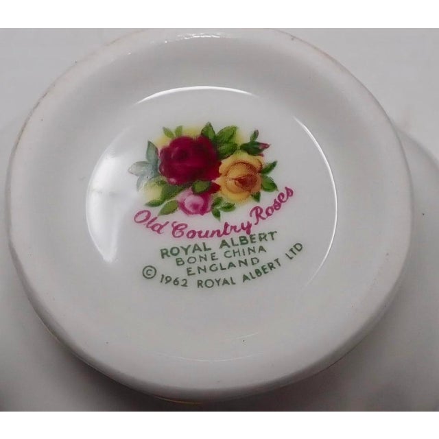 Rose Vintage Royal Albert "Old Country Roses" Bone China Place Settings Service for 2 - 10 Pieces For Sale - Image 8 of 8