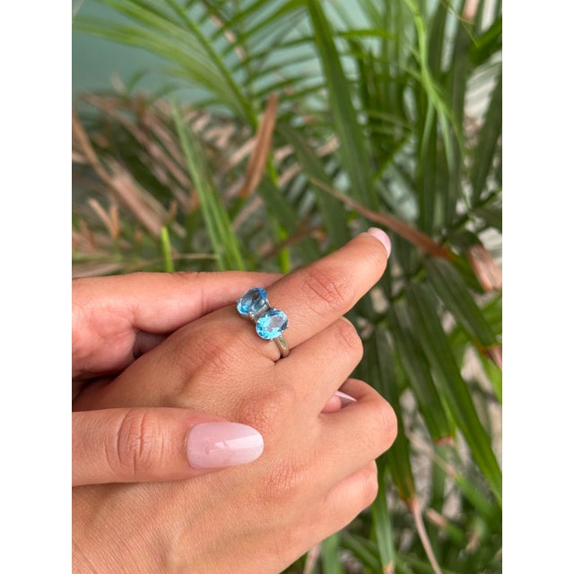Art Deco Mid-Century Modern 5.57 Carats Blue Topaz Twin Ring in Sterling Silver - Size 7 For Sale - Image 3 of 13