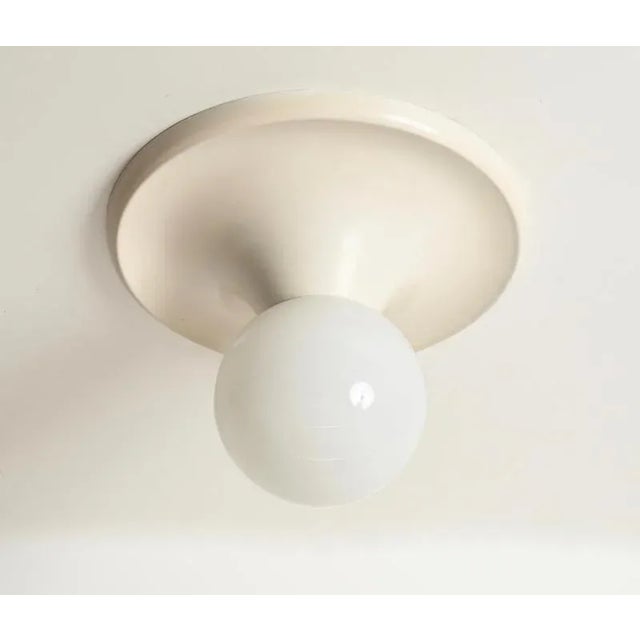 Flos Large Ivory Light Ball Wall Lamp by Castiglioni for Flos, 1965 For Sale - Image 4 of 12
