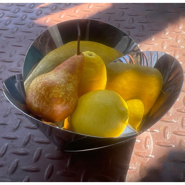 Designed by Adam Cornish for Alessi, the "Trinity" fruit bowl is a striking example of modern industrial production...