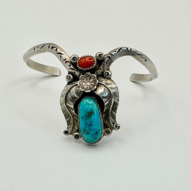 1950s 1950s Vintage Southwestern Navajo Turquoise, Coral & Sterling Cuff Bracelet For Sale - Image 5 of 11