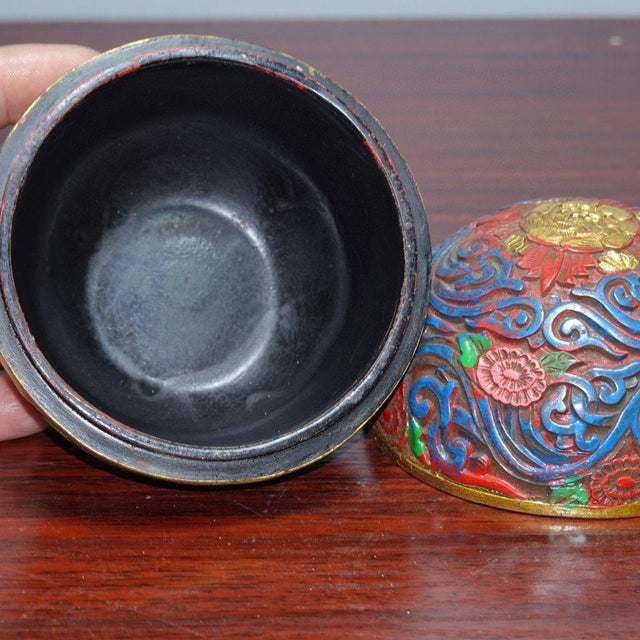 Carved Lacquer Round Trinket Box With Polychrome Floral Scroll Relief, Chinoiserie Decor For Sale - Image 9 of 9