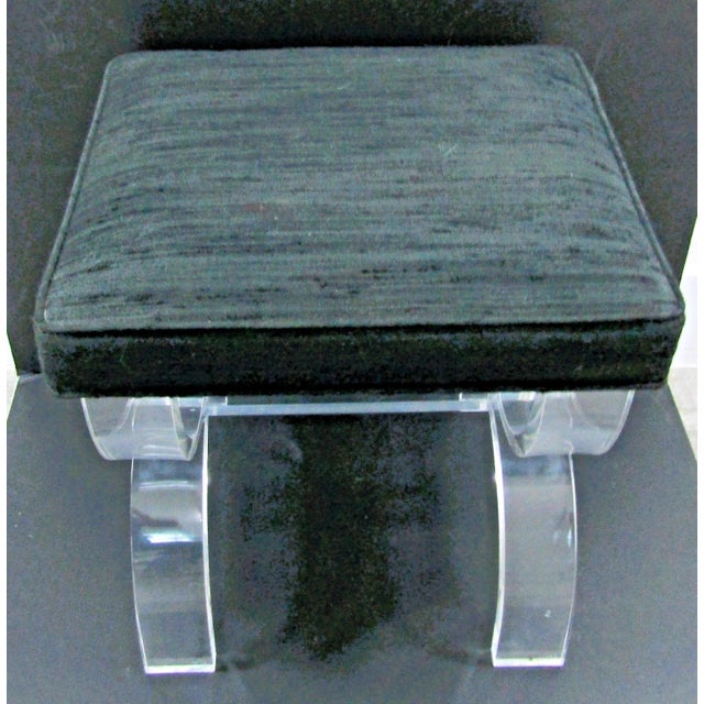 Mid-Century Modern Vintage Lucite and Black Upholstery Thick Curved Legs X-Style Vanity Stool For Sale - Image 3 of 10