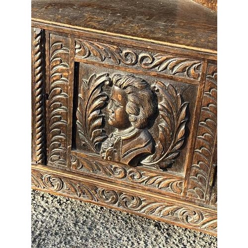 Victorian Corner Wall Cabinet in Oak with Fine Carved Figure and Decoration For Sale - Image 5 of 11