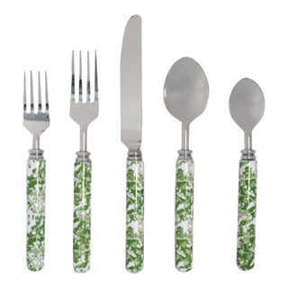 Chinoiserie Pagoda 20-Piece Flatware Set, White/Green - Service for Four For Sale