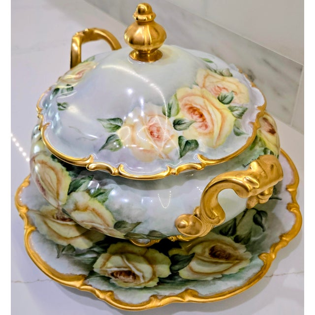 Hutscheneruther Mid 20th Century Hutschenreuther Bavaria “Sylvia” Hand-Painted Rose Porcelain Tureen 3-Piece Set For Sale - Image 4 of 18
