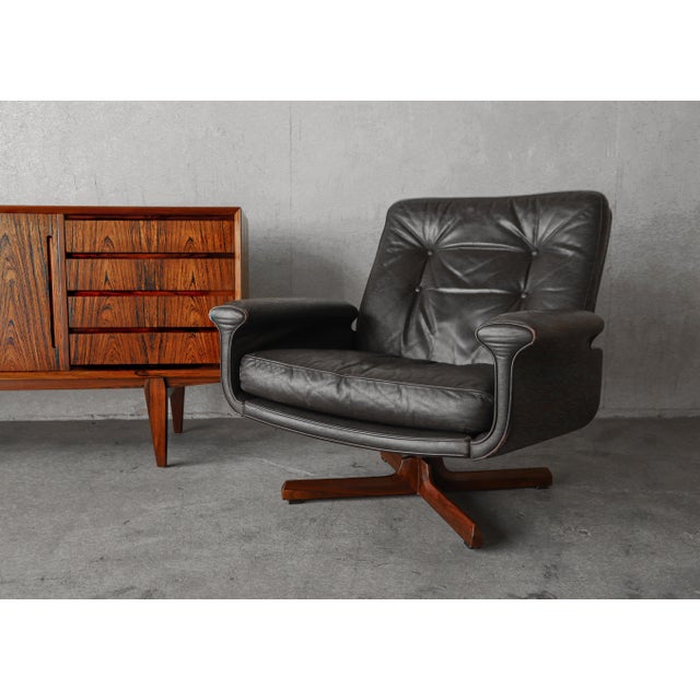 Mid-Century Modern Mid Century Danish Brown Leather & Rosewood Swivel Lounge Chair For Sale - Image 3 of 11