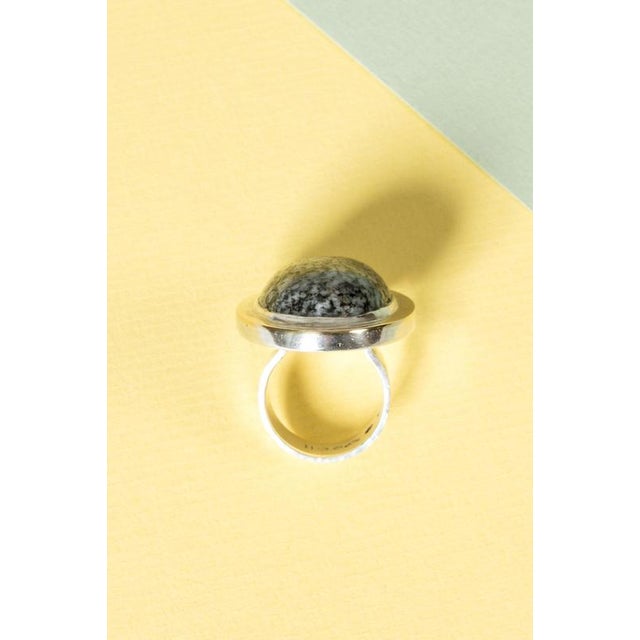 Modernist Silver and Granite Ring by Anders Högberg, 1973 For Sale - Image 6 of 9
