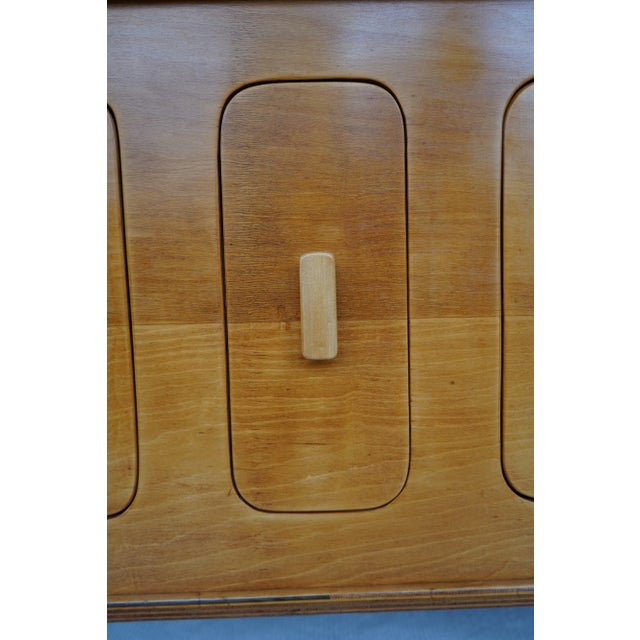 Brown 1940s Thaden-Jordan Sideboard Server With Graduated Two-Tiered Display Hutch For Sale - Image 8 of 13