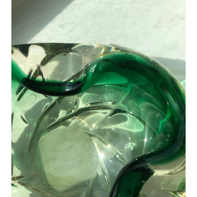 Mid-Century Handblown Green and Gold & Silver Foil Sommerso Swirl Catchall For Sale In Houston - Image 6 of 10