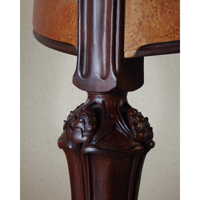 This magnificent tripod side table captivates with the elegance of its lines and the finesse of its craftsmanship. Most...