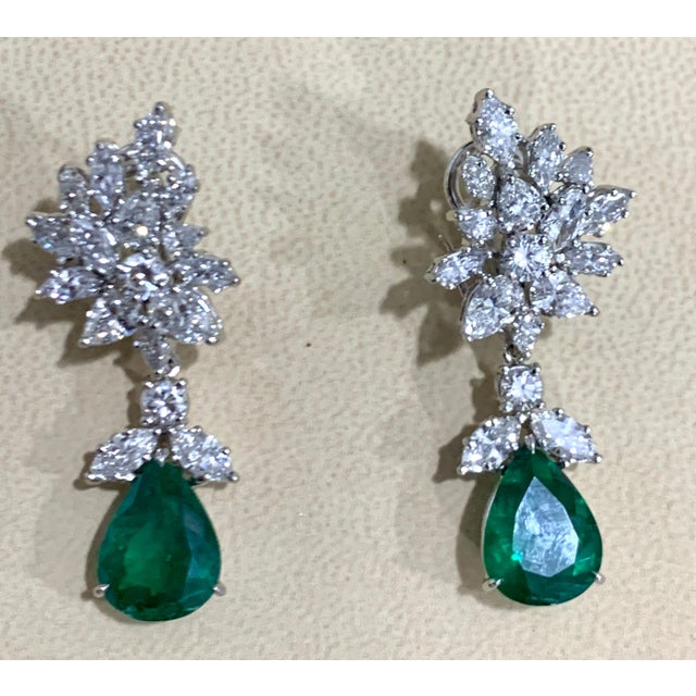 2020s 6.79 Carat Certified Colombian Minor Emerald Diamond Removable Drop Earrings Pt For Sale - Image 5 of 8