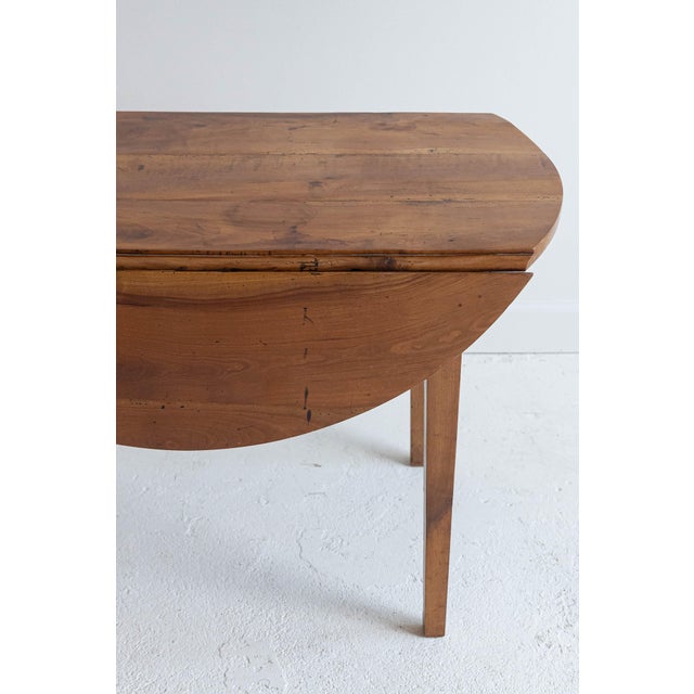 Brown 19th Century Oval Walnut Dropleaf Table For Sale - Image 8 of 9