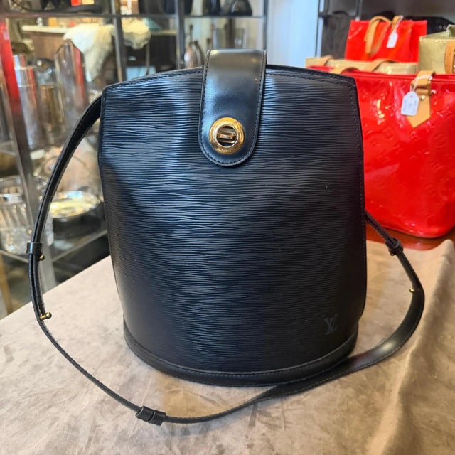 1995 Vintage Louis Vuitton Black Epi Leather Cluny Shoulder Bag For Sale - Image 13 of 17