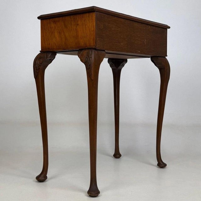 Antique Early 20th Century English Edwardian Figured Walnut Side Table For Sale - Image 4 of 12