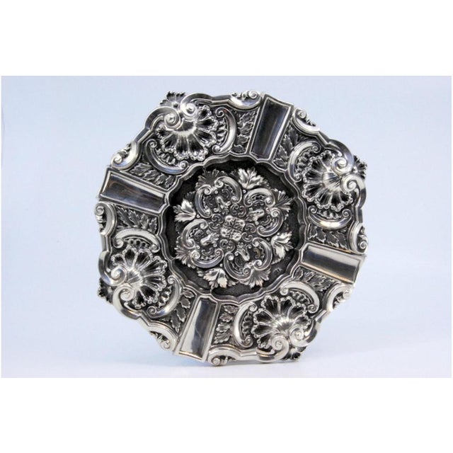 Silver Ashtray with Shell-Shaped Reliefs and Applications For Sale - Image 4 of 7