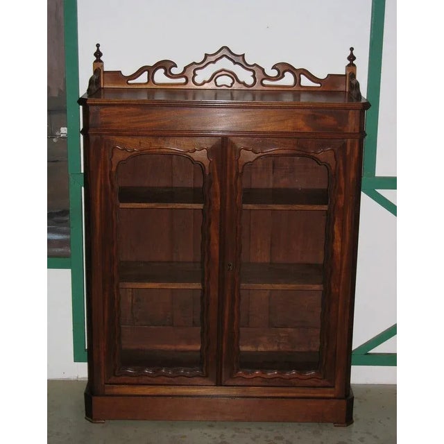 Small Napoleon III Mahogany Showcase For Sale - Image 4 of 4