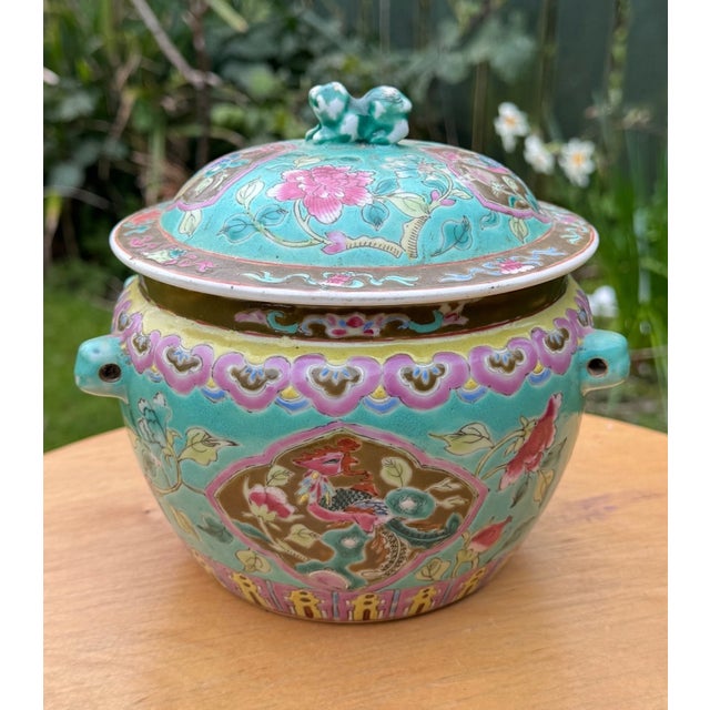 19th C. French Sèvres Style Porcelain Vase – Ornate Gilt Bronze Mounts & Hand-Painted Romantic Scene For Sale - Image 11 of 17