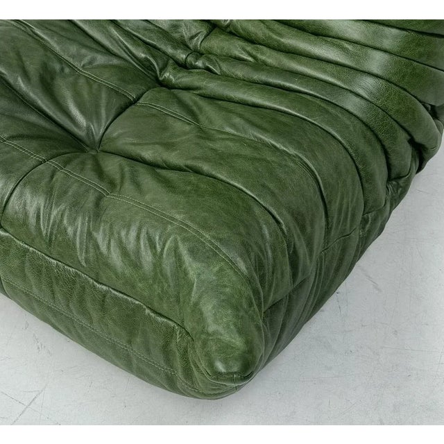 Ligne Roset Togo Lounge Chair in Forest Green Leather by Michel Ducaroy for Ligne Roset For Sale - Image 4 of 13