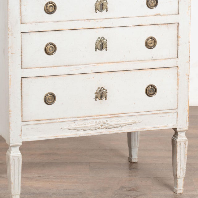 Late 19th Century Swedish White Gustavian Style Small Chest of Three Drawers Nightstand For Sale - Image 10 of 12
