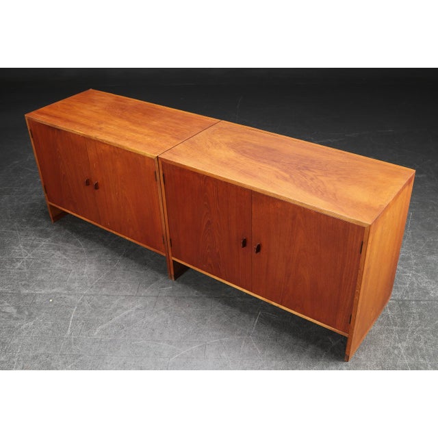 Superb set of two chests of drawers in excellent condition. Beautiful contrast of oak and teak. Classic Scandinavian...