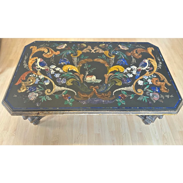 Pietra Dura Coffee Table with Flowers and Birds in Marble, in Good conditions. Designed 1950 to 1959