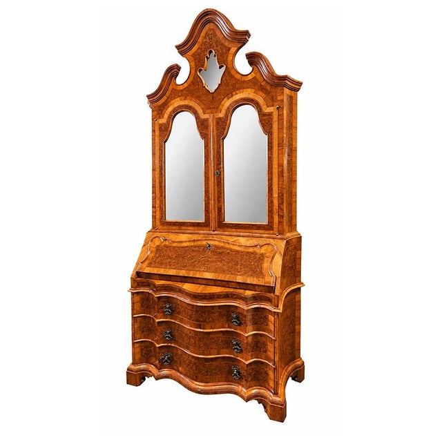 An elegant and imposing Venetian-style trumeau, crafted between the late 19th and early 20th centuries, featuring refined...