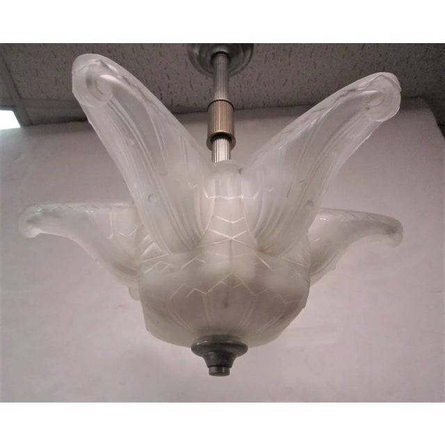 French Star Shaped Frosted Chandelier Attributed to Des Hanots For Sale - Image 10 of 13