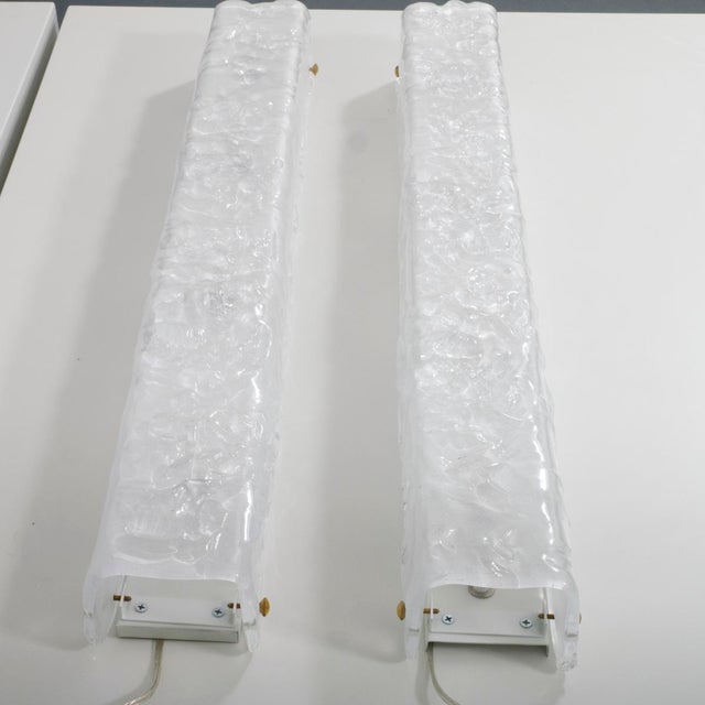 Pair of textured Murano glass sconces For Sale - Image 4 of 10