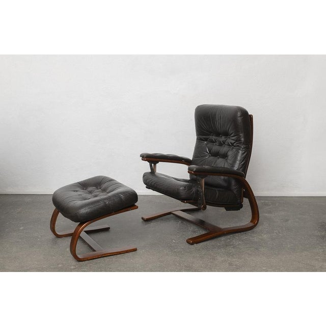 Mid-Century Modern Set of Panter Leather Chair with Ottoman by Arnt Lande for Westnofa, Norway, 1970s For Sale - Image 3 of 9