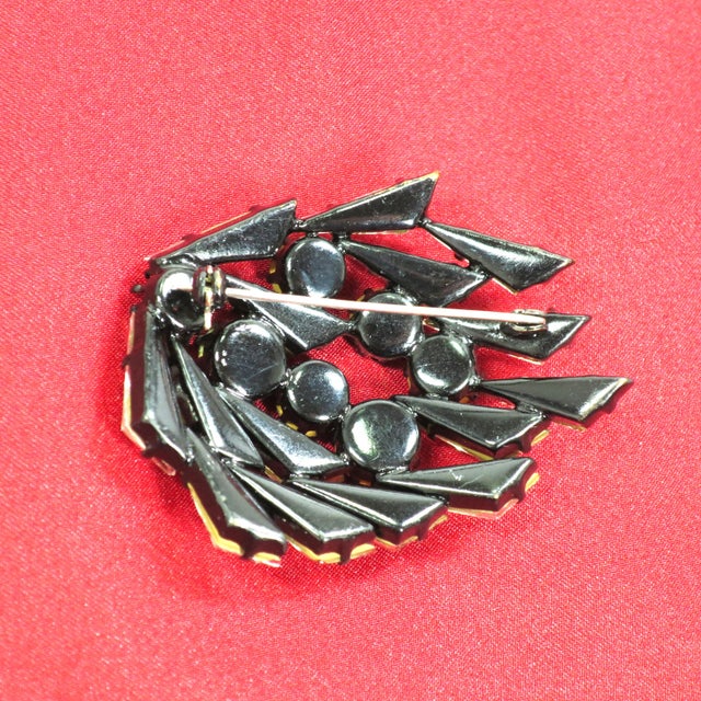 Transparent Vintage Crystal Triangles "Black Diamonds" Brooch 1950s For Sale - Image 8 of 10