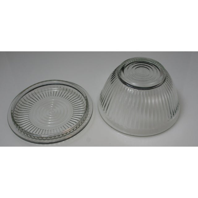 Transparent Early 20th Century Art Deco Round Clear Glass Ribbed Lidded Refrigerator Dish Bullseye Flat Top For Sale - Image 8 of 9