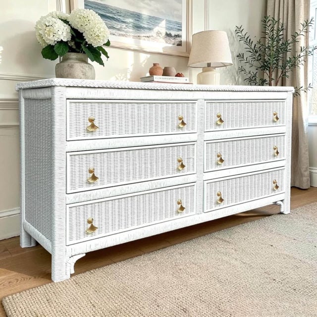 1980s Lexington Henry Link Wicker Coastal Bedroom Set | Dresser, Mirror & Nightstands For Sale In Raleigh - Image 6 of 14