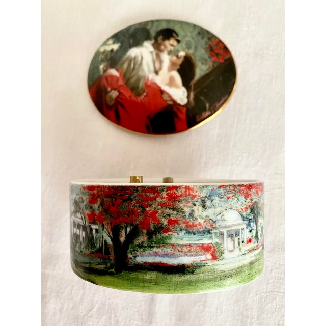 Traditional Late 20th Century Scarlett and Rhett “Gone With the Wind” Collection Oval Fine China Music Box by W. S. George Excellent Condition For Sale - Image 3 of 8