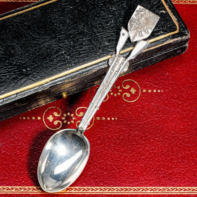 Art Deco Nice Hunting Shotgun Armorial Coat of Arms Trophy Antique Sterling Silver Spoon With Leather Presentation Box For Sale - Image 3 of 12