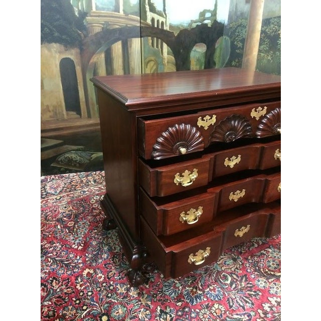 1990s Vintage Mahogany Blockfront Chest of Drawers, Bachelor Chest For Sale - Image 5 of 10