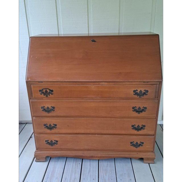 SKU: OT 3317 Antique Governor Winthrop Maple Drop Front Secretary Desk w/Drawers Chippendale Style A classic mid‑century...